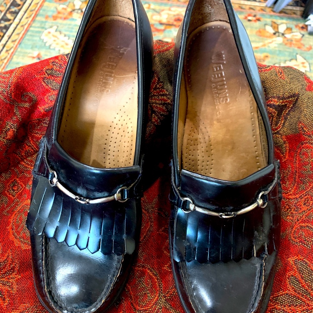 Bass Weejuns Penny Loafers -size 7.5 Black